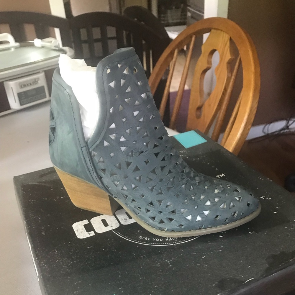 BNIB Coolway Athena cutout leather ankle bootie